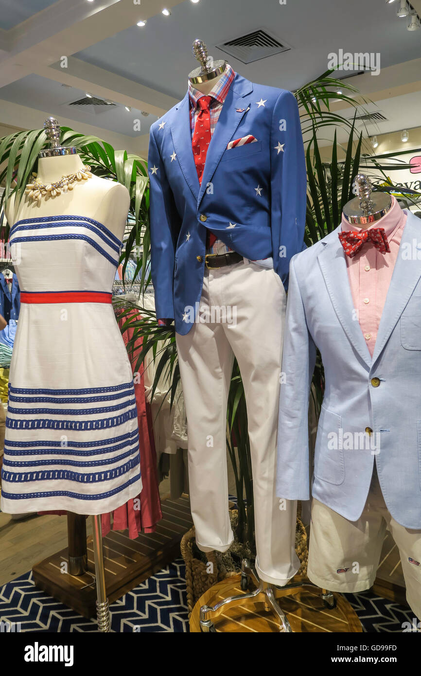 Vineyard Vines Casual Clothing Store, Grand Central, NYC, USA Stock Photo