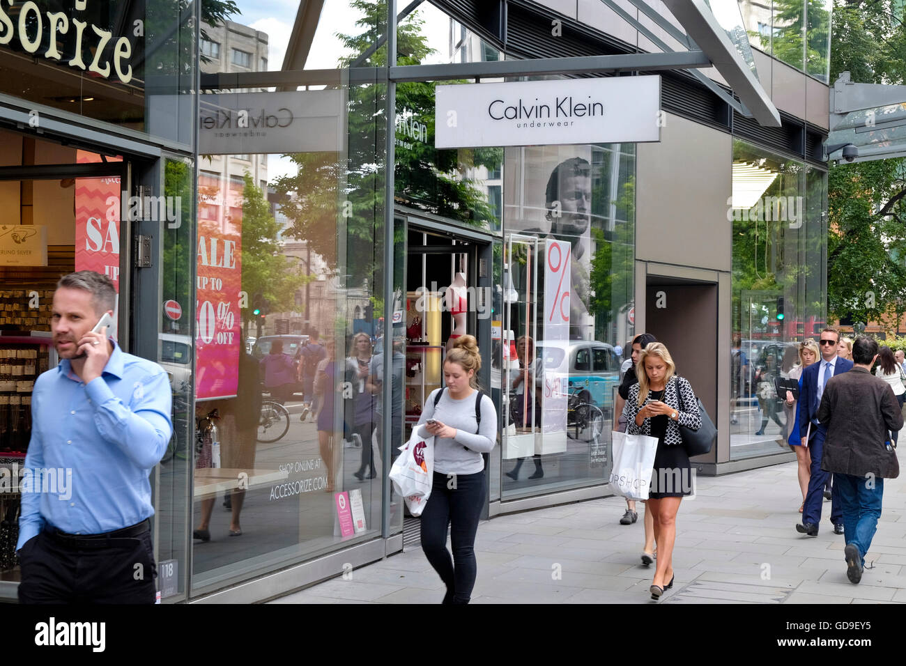 London england uk calvin klein hi-res stock photography and images - Alamy London england uk calvin klein hi-res stock photography and images - Alamy