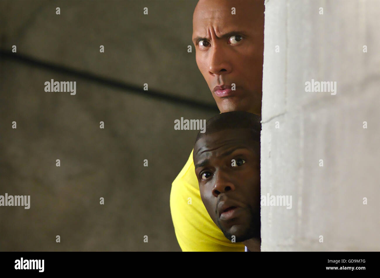 CENTRAL INTELLIGENCE 2016 New Line Cinema film with Dwayne Johnson at top and Kevin Hart Stock Photo
