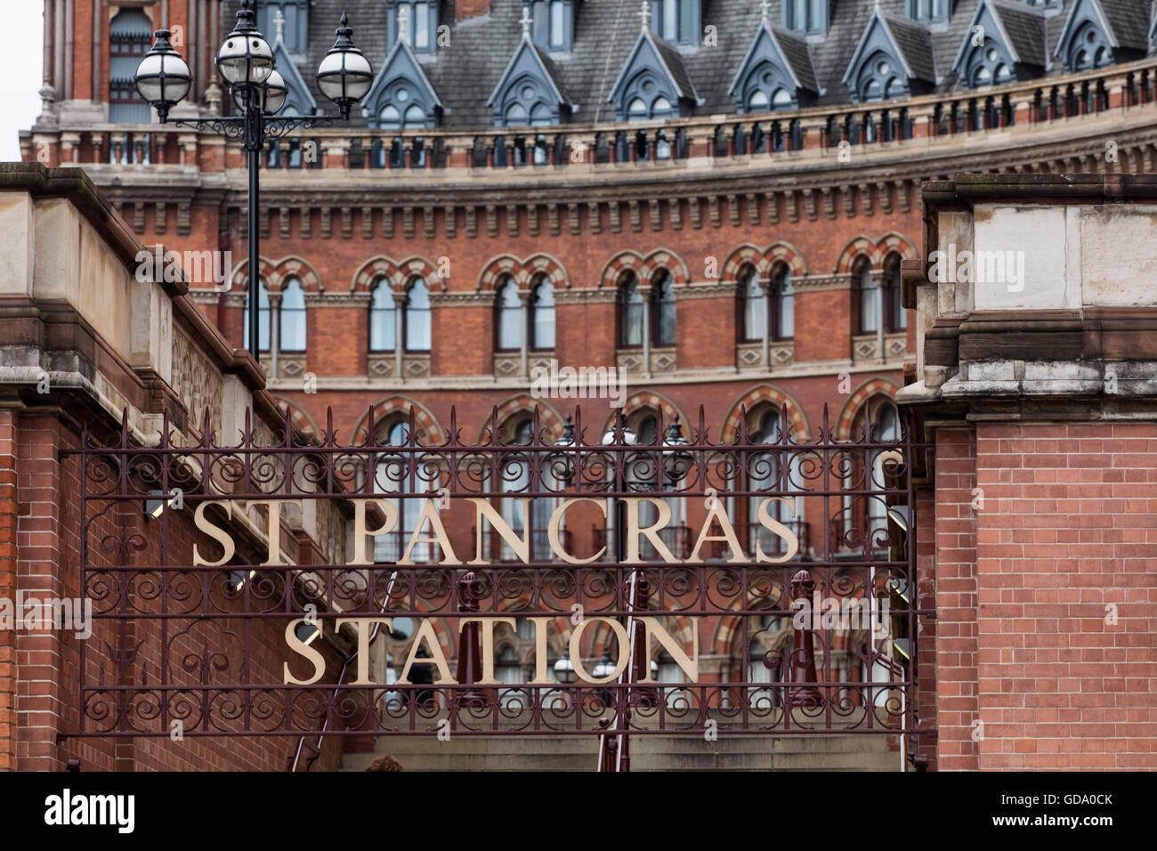 Entrance to St Pancras Railway Station in London Stock Photo Alamy