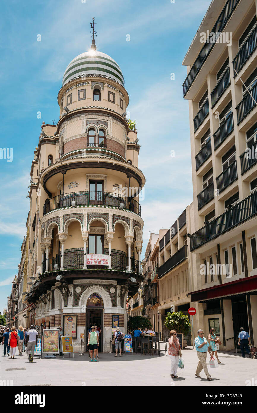 Old building seville hi-res stock photography and images - Alamy