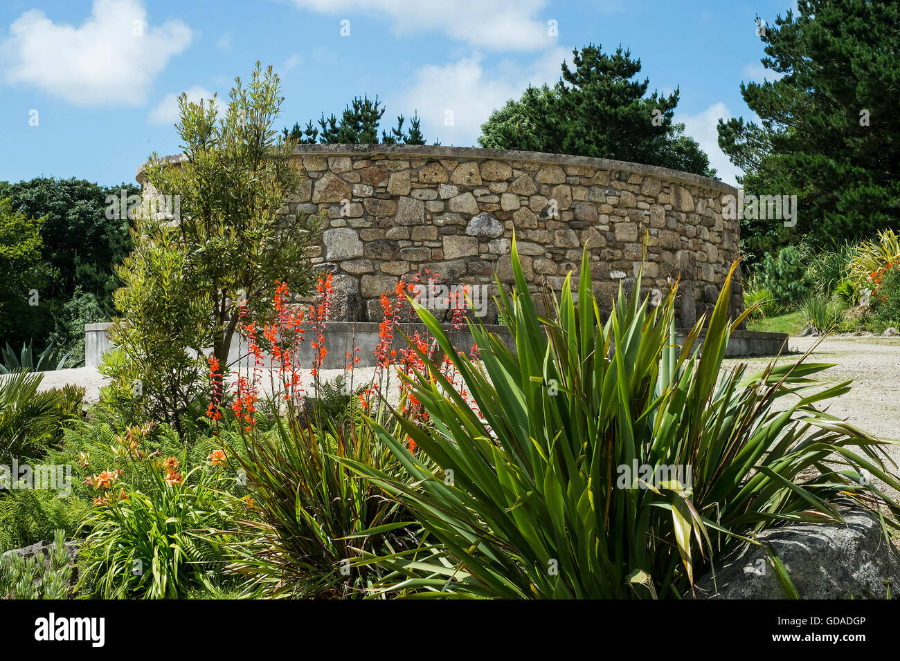 The exterior of James Turrell’s Tewlwolow Kernow at Tremenheere Sculpture Gardens in Cornwall. Stock Photo