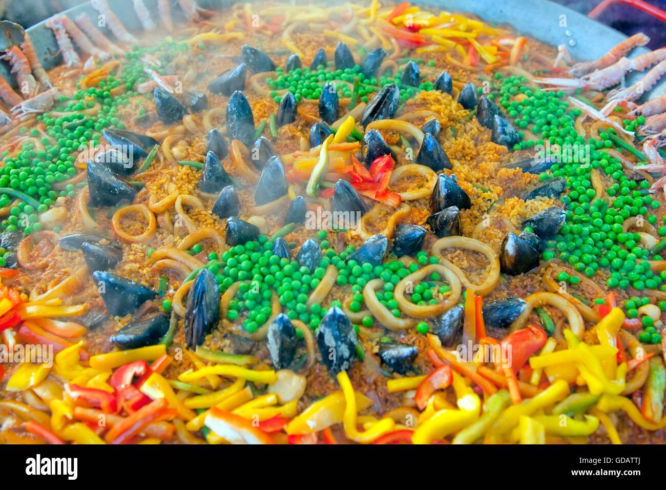 Street food in Rome, typical paella of Valencia Credit © Fabio