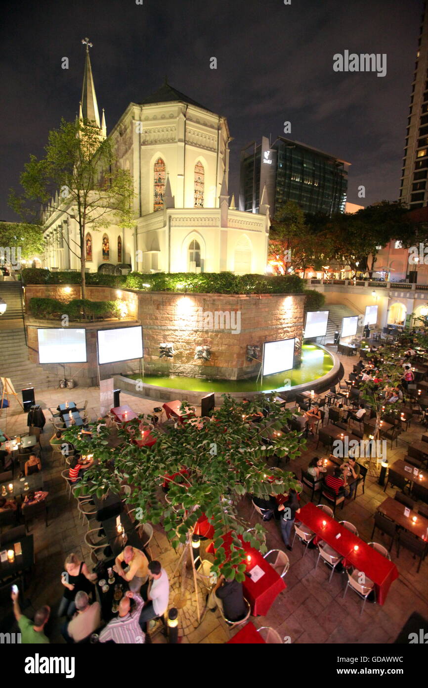 Die Kirche des ehemaligen Konvent Chijmes mit dem heutigen Restaurant vor der Kirche in Singapur im Inselstaat Singapur in Asien Stock Photo