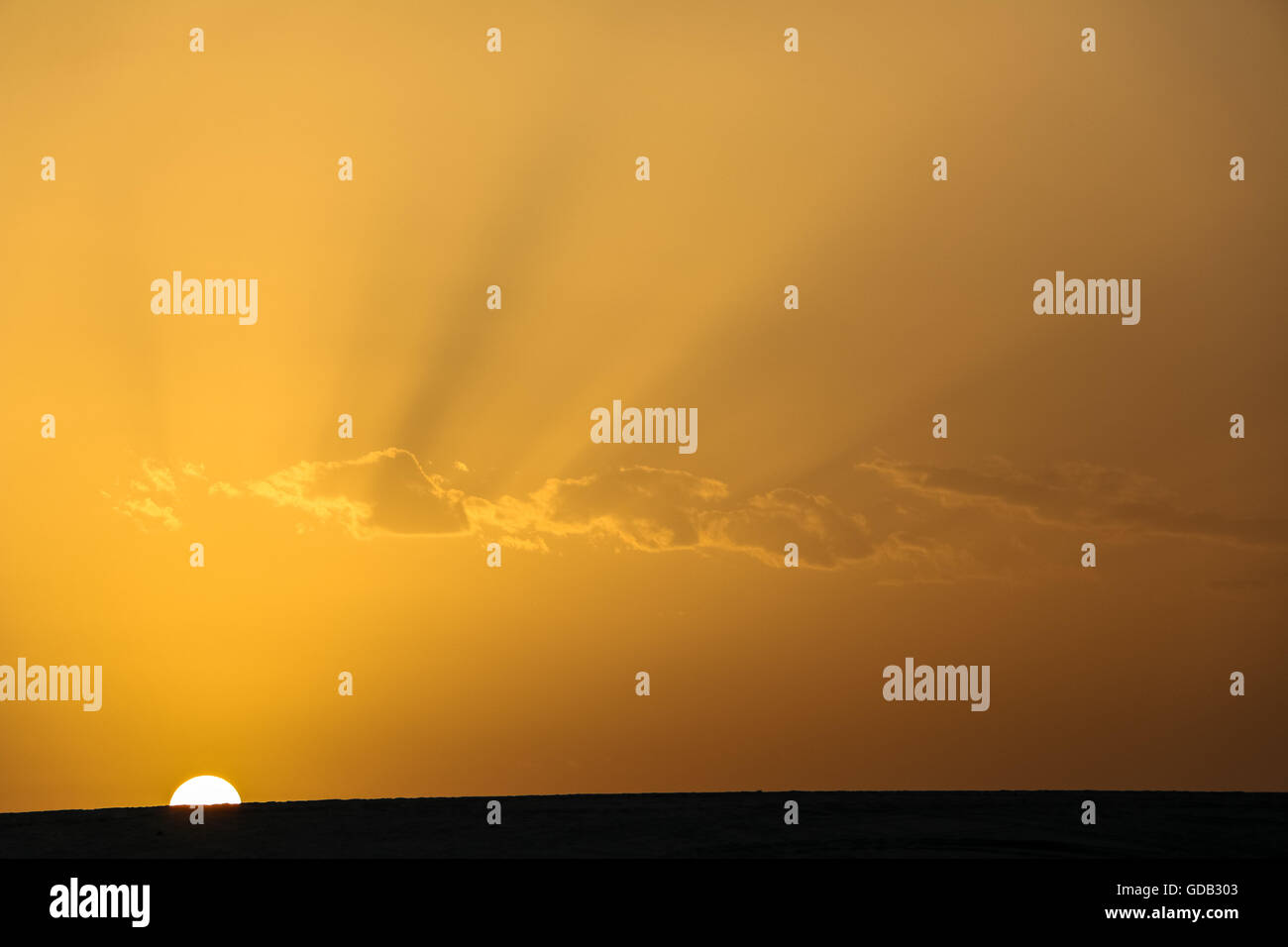 Doha qatar skyline sunset hi-res stock photography and images - Alamy