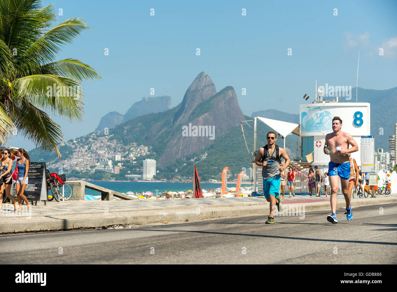 Rio de janeiro residents hi-res stock photography and images - Alamy