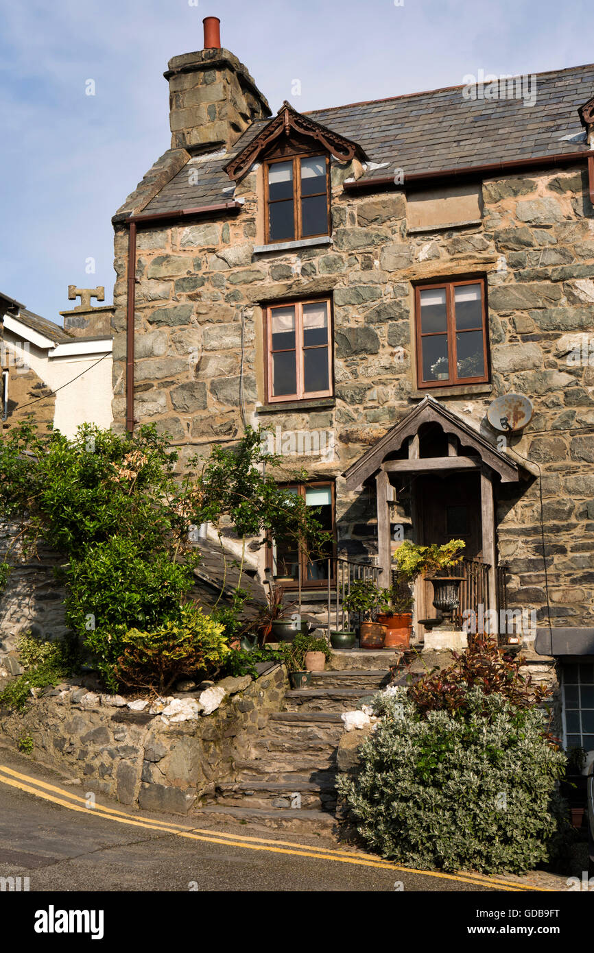 UK, Wales, Gwynedd, Barmouth, High Street, historic stone built building Stock Photo
