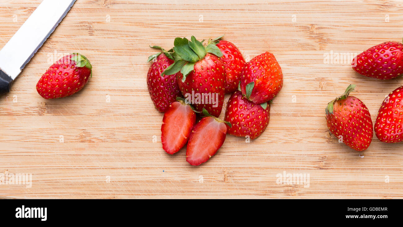 Group of strawberries hi-res stock photography and images - Alamy
