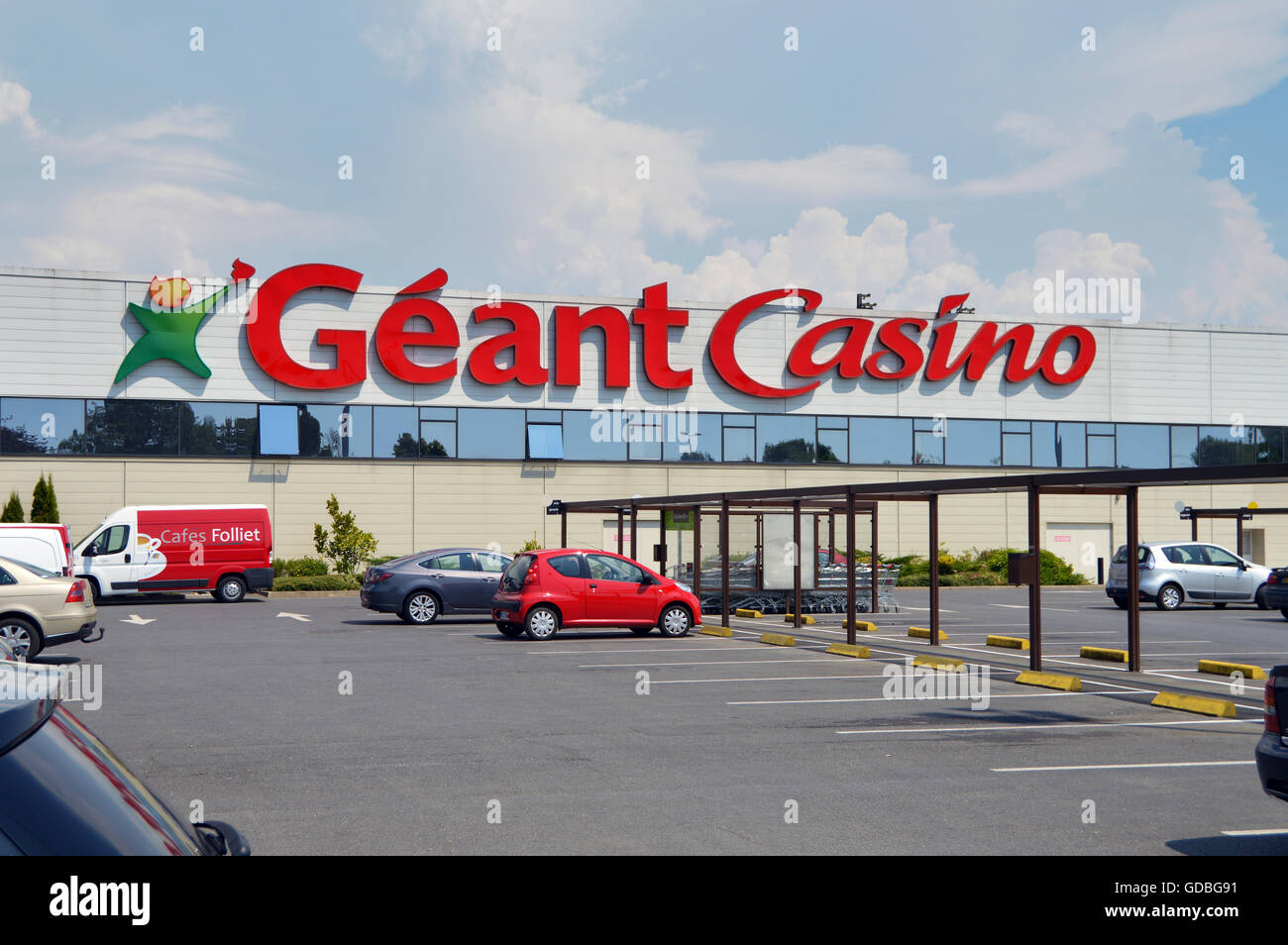 Facade of a Géant Casino hypermarket Stock Photo