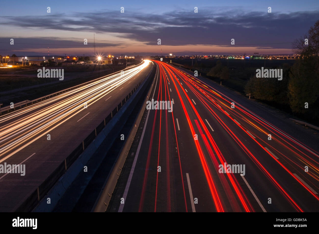 Long straight road at night hi-res stock photography and images - Alamy