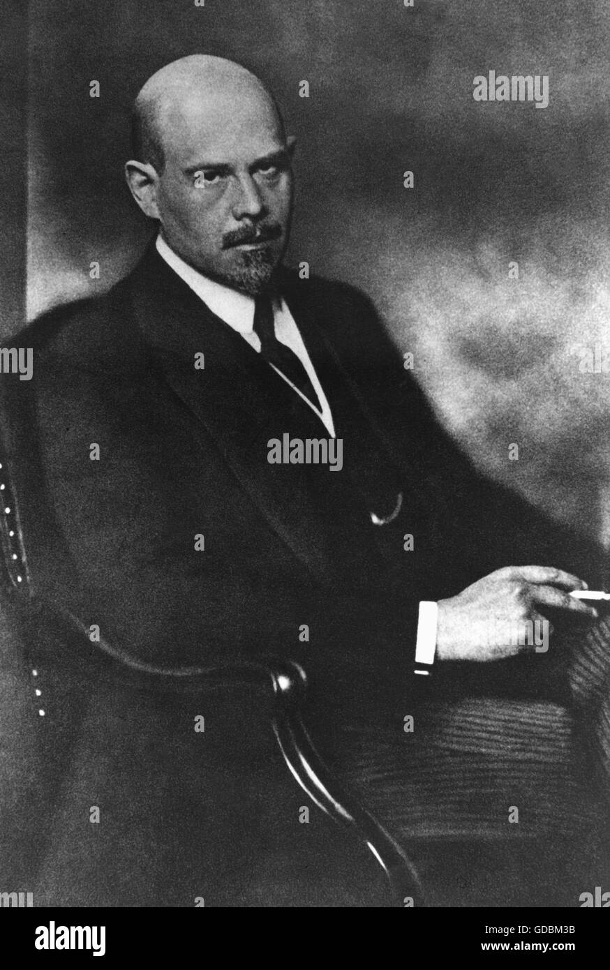Rathenau, Walther, 29.9.1867 - 24.6.1922, German industrialist, president of the Allgemeine Elektricitaets-Gesellschaft (AEG) 1915 - 1922, half length, circa 1915, Stock Photo