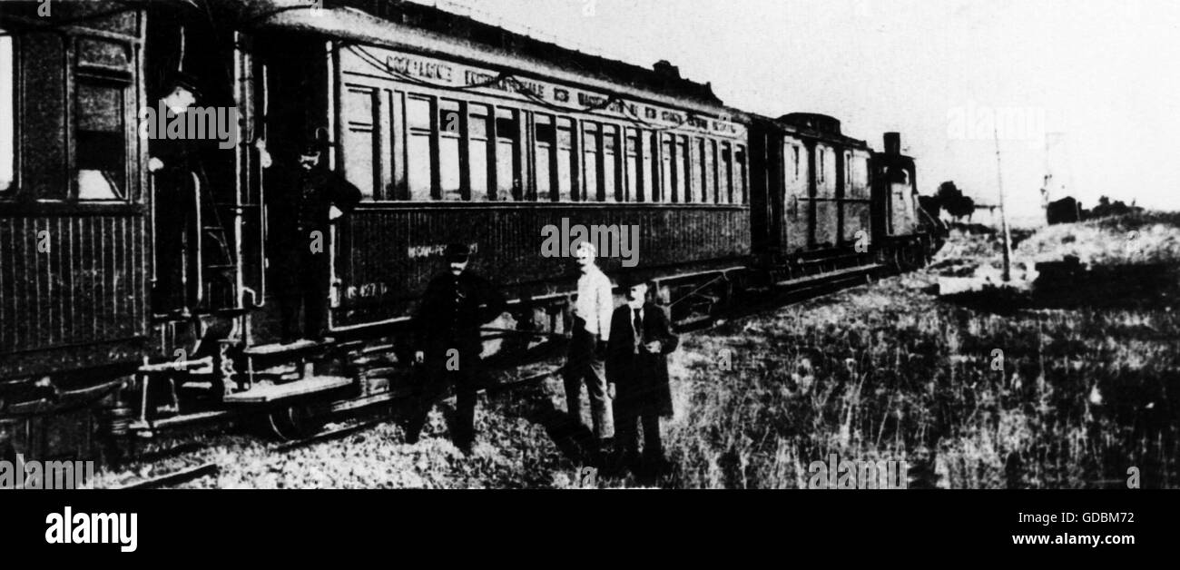 transport / transportation, railway, Orient Express, stop at the Turkish border, late 19th century, historic, historical, train, trains, wagon, border crossing, border crossing, border crossing point, checkpoint, border crossings, border crossing points, checkpoints, intercontinental, transcontinental, express train, express, fast train, mainline train, train ride, train rides, train journey, train journeys, traveler, traveller, travelers, travellers, passenger train, railway, railroad, railways, railroads, people, Additional-Rights-Clearences-Not Available Stock Photo