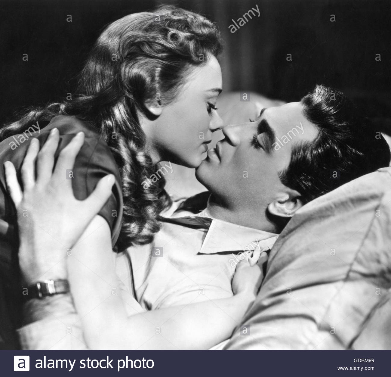Man Kissing Woman 1930s High Resolution Stock Photography And Images Alamy