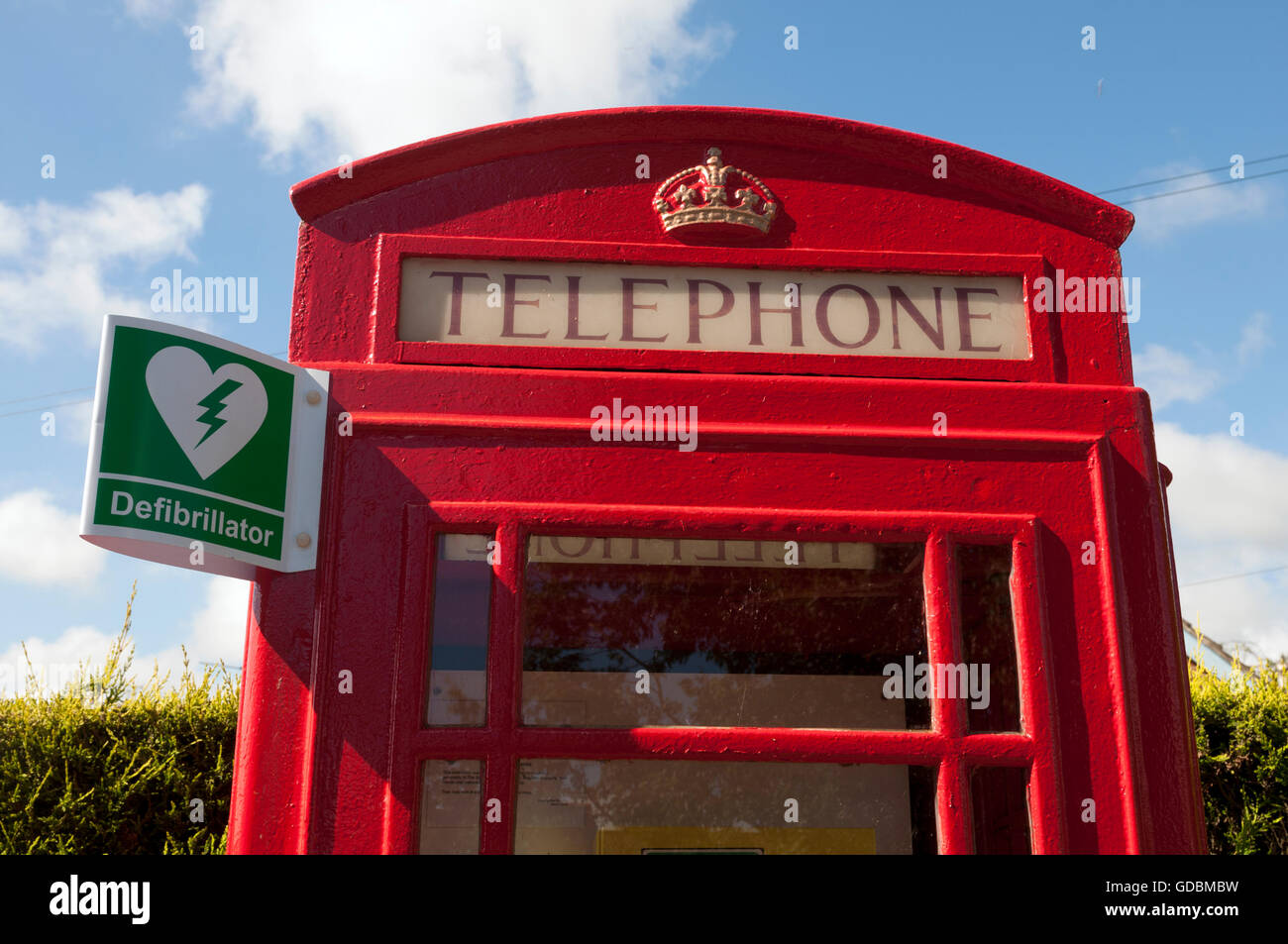Red defibrillator kiosk hires stock photography and images Alamy