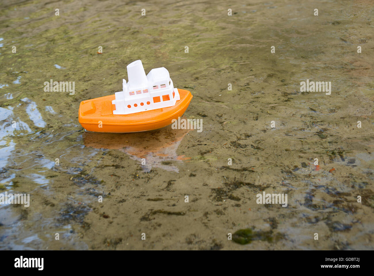 Toy boat no people hi-res stock photography and images - Alamy