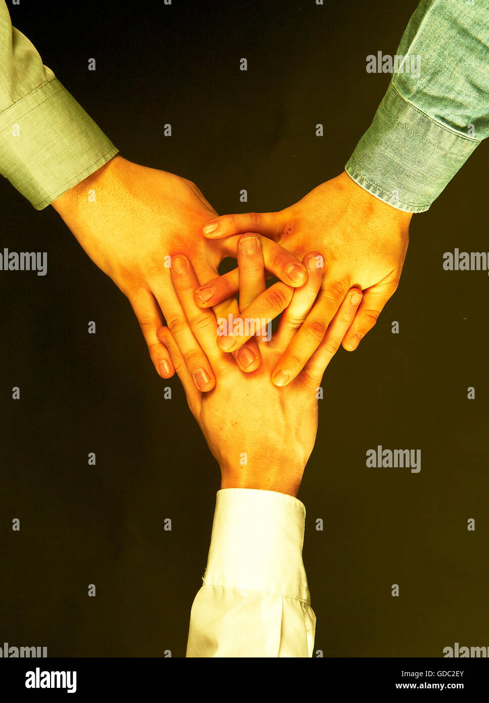 Interlock hands hi-res stock photography and images - Alamy