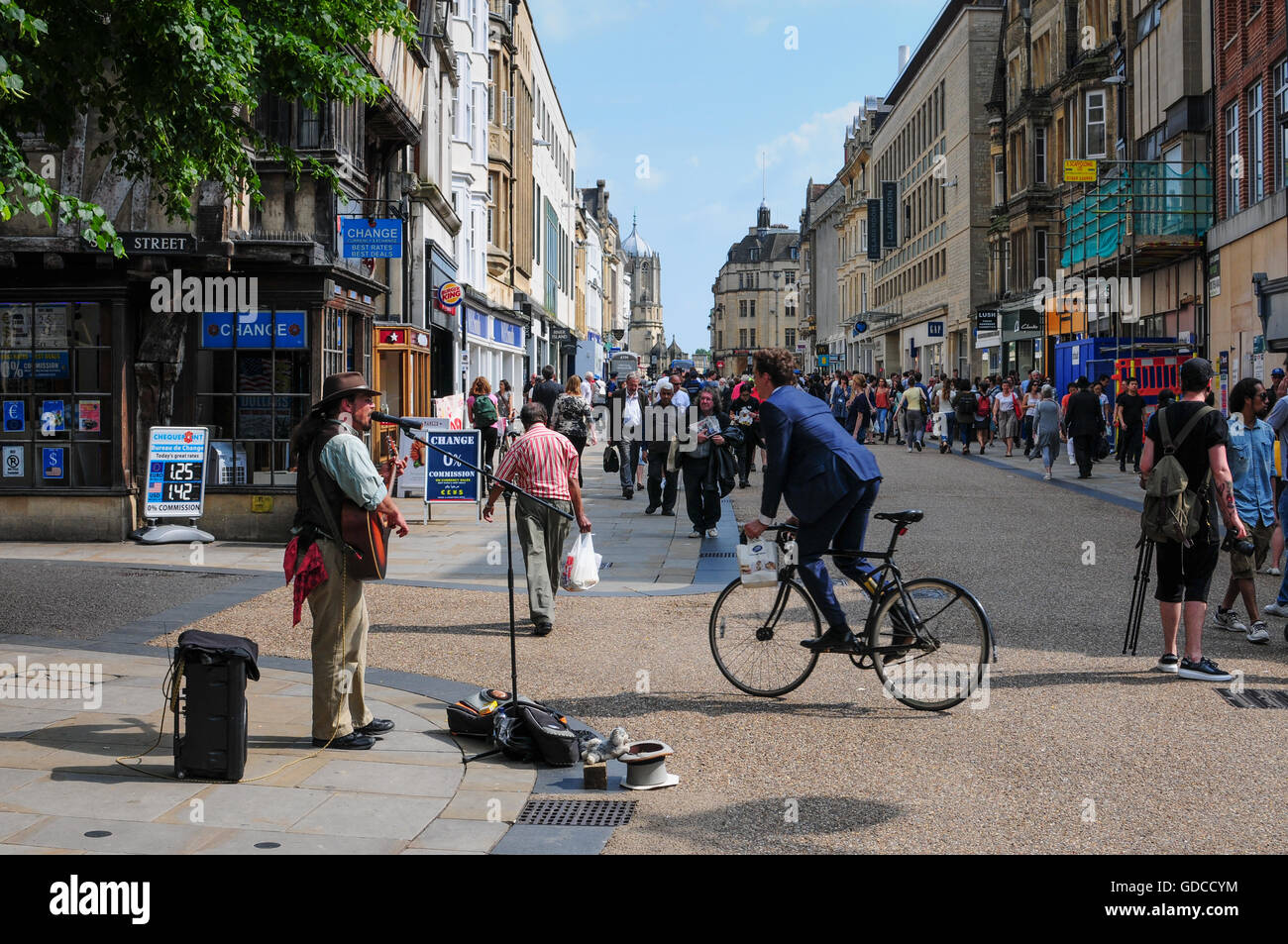 Oxford City centre shoppers shopping Stock Photo