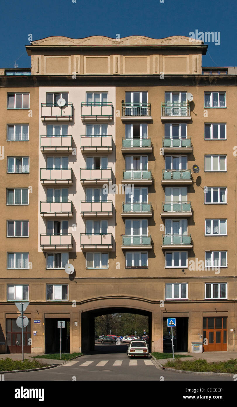 Apartment building, socialist realism style in 1950s, Hlavni trida, Main  Boulevard, Poruba district of Ostrava, Czech Republic Stock Photo - Alamy