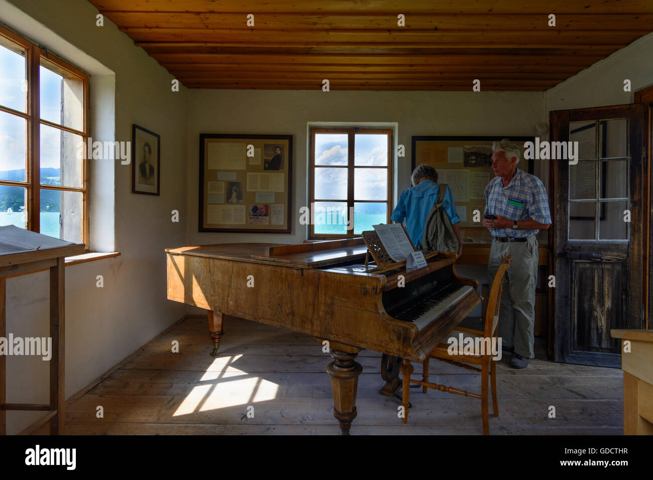 Steinbach am Attersee: Composing house of Gustav Mahler at lake Attersee, visitors, Austria, Oberösterreich, Upper Austria, Salz Stock Photo