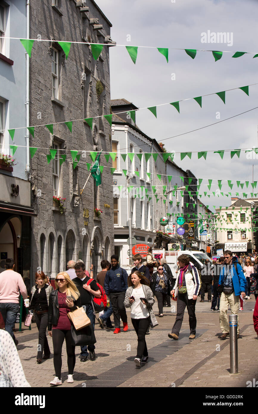 Ireland, Co Galway, Galway, Shop Street, Lynch’s Castle Stock Photo