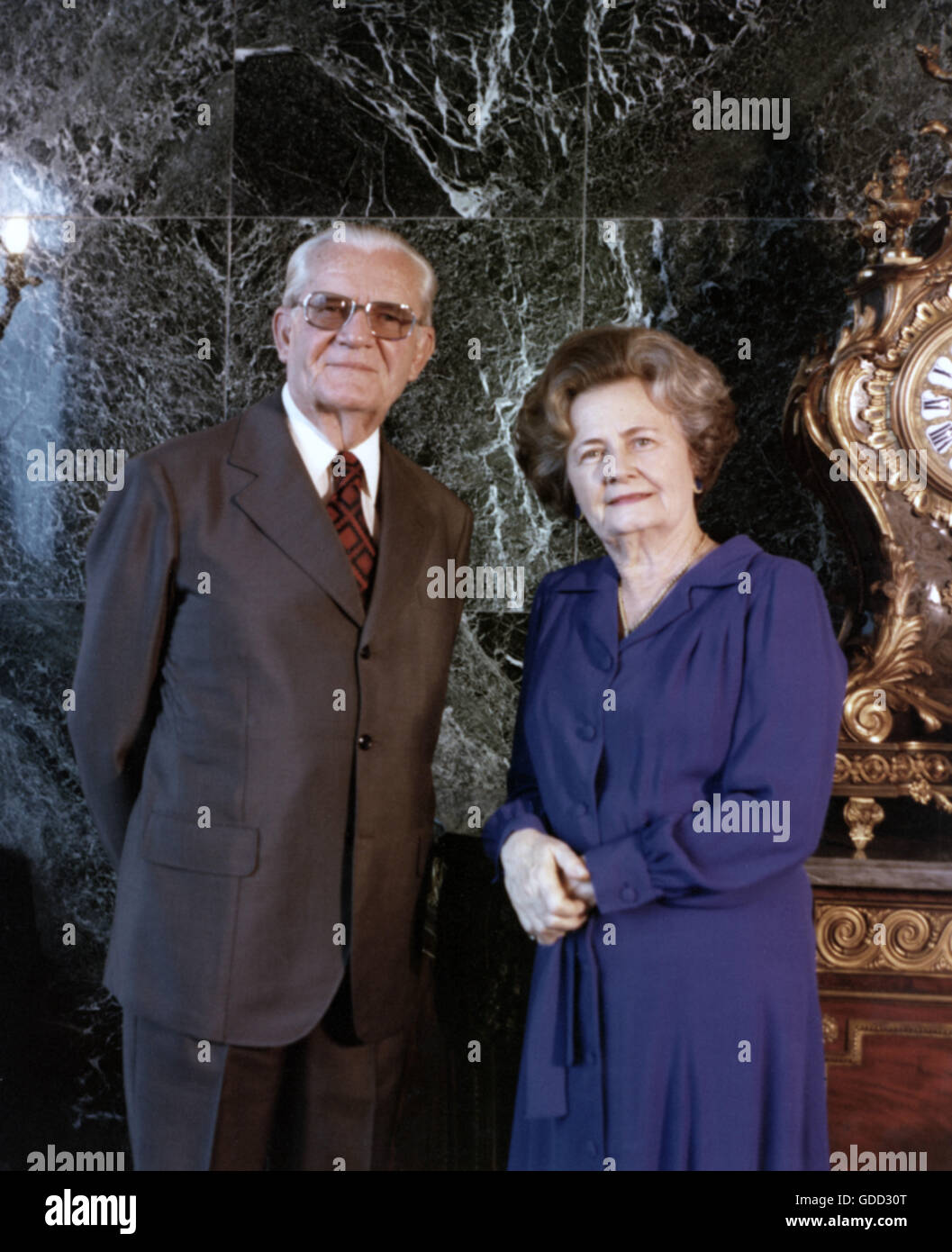 Geisel, Ernesto, 3.8.1908 - 12.9.1996, Brazilian president 15.3.1974 - 14.3.1979, half length, with wife Lucy, 1977, Stock Photo