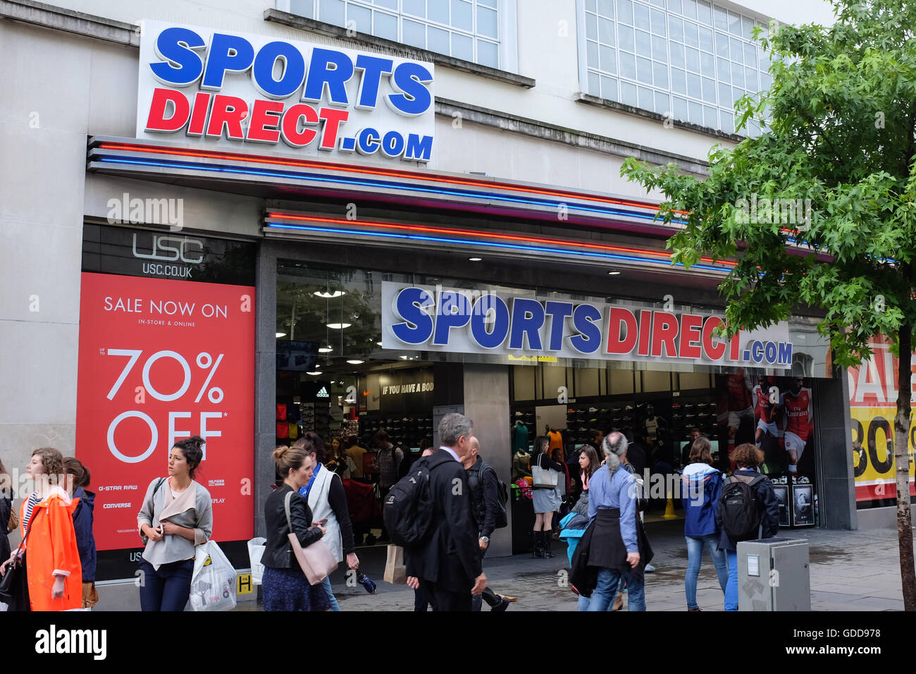 Sports direct on oxford street hi-res stock photography and images - Alamy