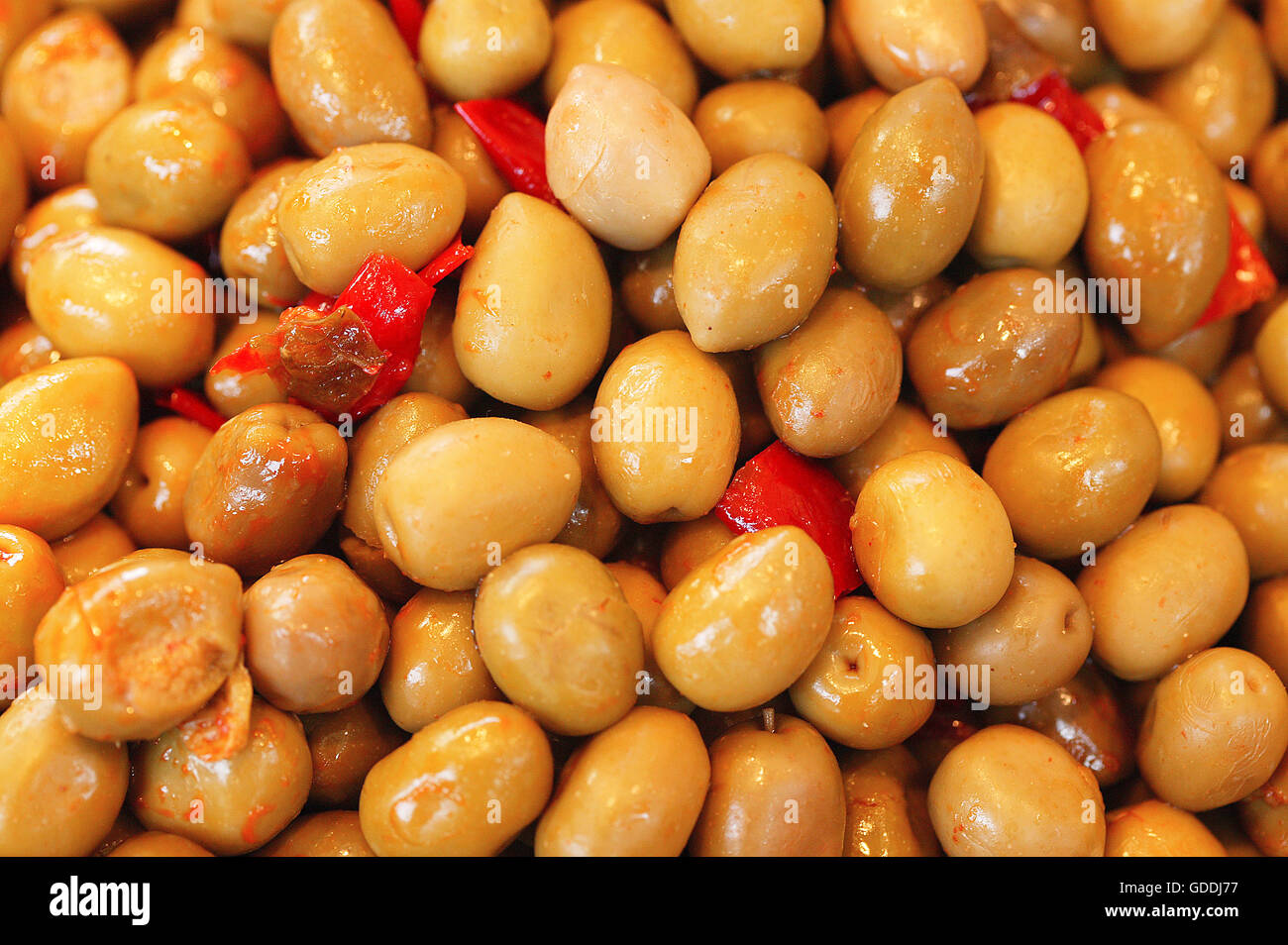 SPICY GREEN OLIVES olea europaea ON A MARKET STALL Stock Photo Alamy