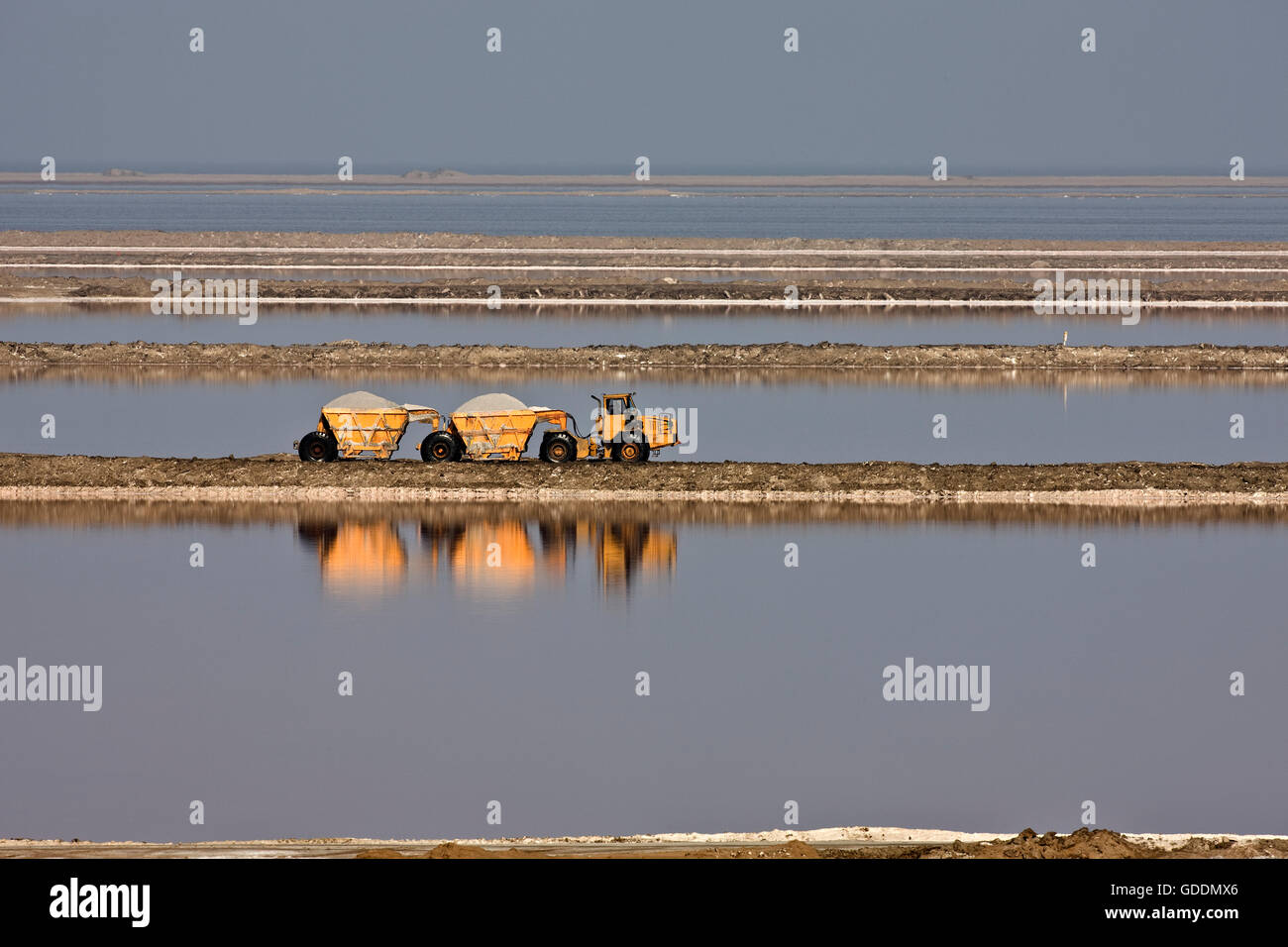Open pan salt production hi-res stock photography and images - Alamy