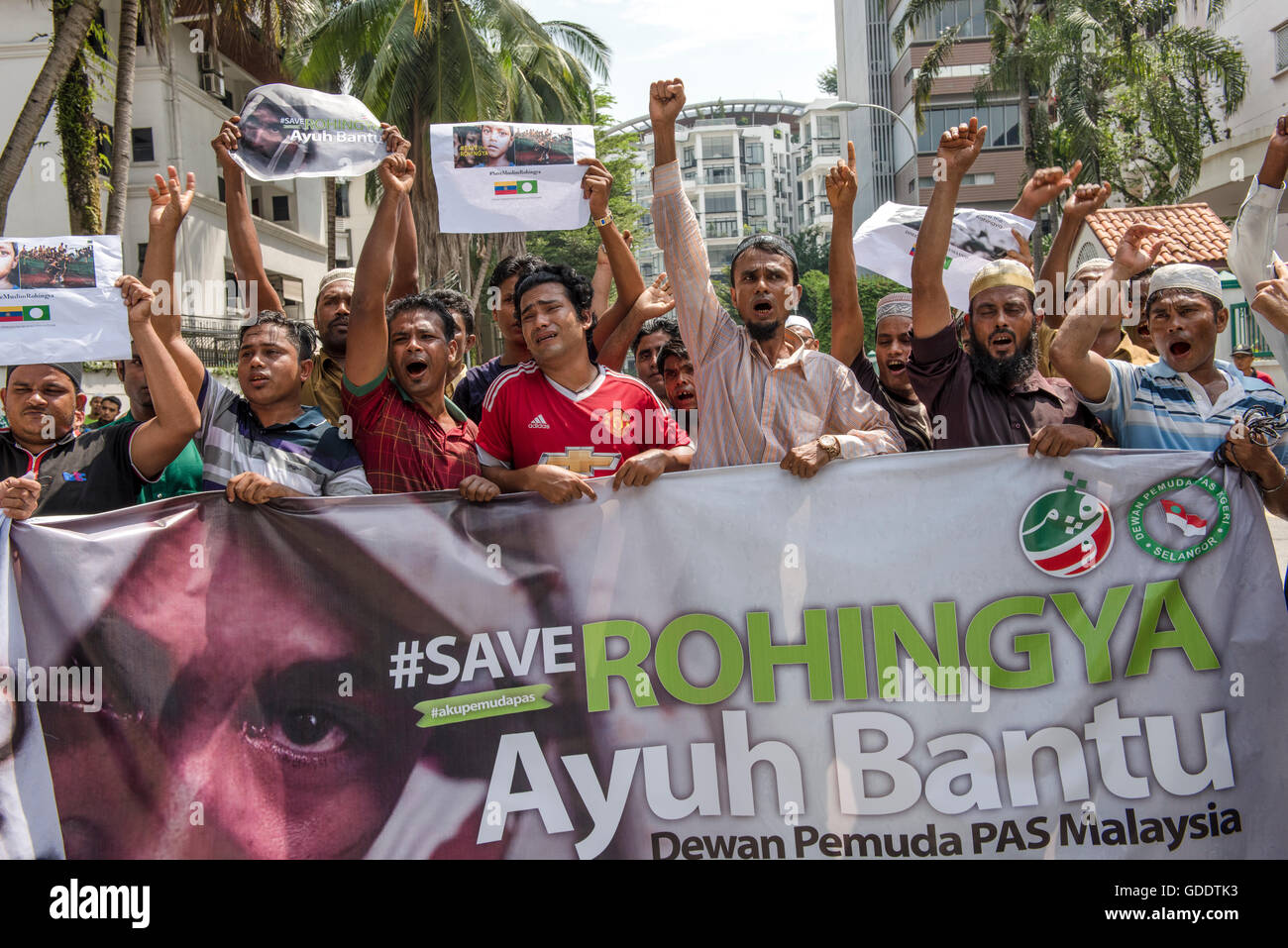 Kuala Lumpur, Malaysia. 15th July, 2016. Ethnic Rohingya refugees from ...