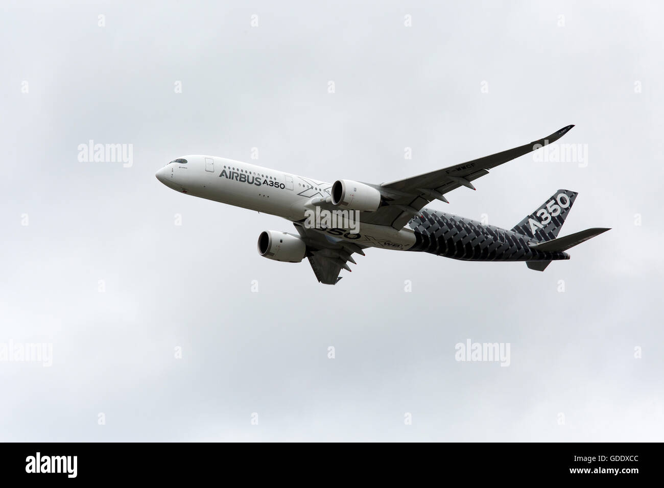 Farnborough, UK. 15th July, 2016. Airbus A350 takes to the skies on the Futures Day & FAB Friday at Farnborough International Airshow 2016 Credit:  Keith Larby/Alamy Live News Stock Photo
