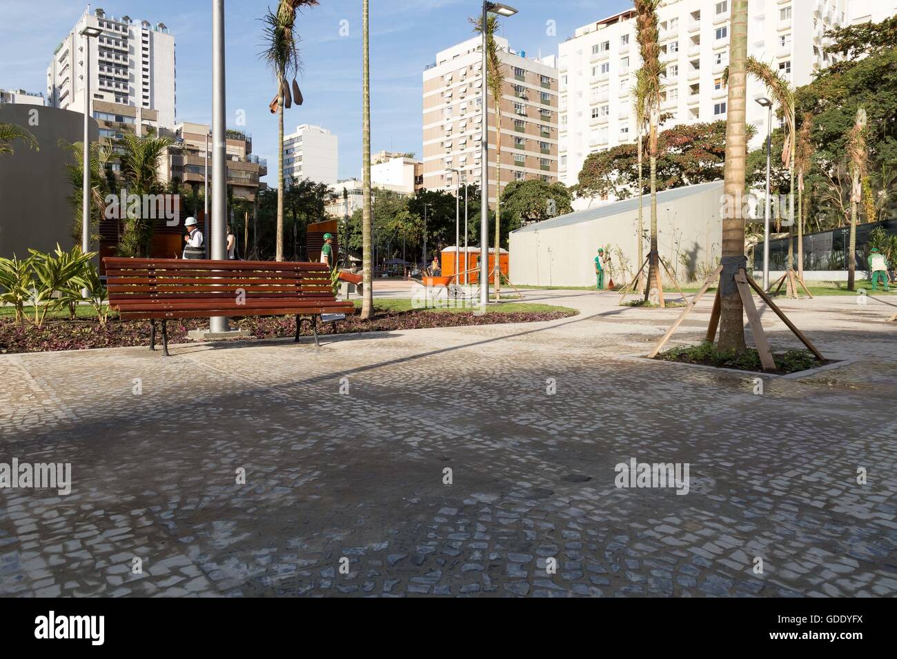 Metro Delivery Antero de Quental Station,