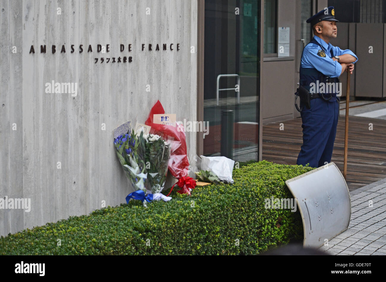 Tokyo, Japan. 16th July, 2016. A policeman stands guard at the French Embassy in Tokyo Japan days after the Terrorist attack in which a man used a 20-ton truck to plow down hundreds of people in Nice France, killing 84. July 16, 2016. Credit:  Ramiro Agustin Vargas Tabares/ZUMA Wire/Alamy Live News Stock Photo