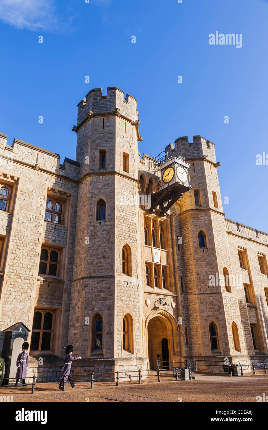 The Crown Jewels Tower Of London High Resolution Stock Photography and Images Alamy