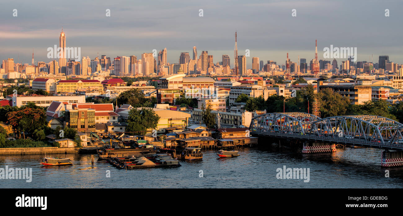 Chao Phraya River, and Bangkok city skyline, Bangkok, Thailand. Stock Photo