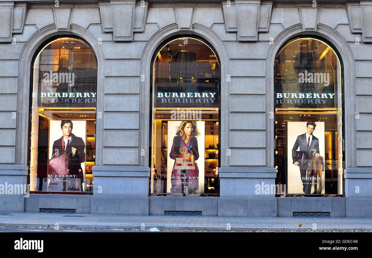 BARCELONA, SPAIN - DECEMBER 9: Facade of Burberry flagship store in Paseo  de Gracia, Barcelona on December 9, 2014 Stock Photo - Alamy