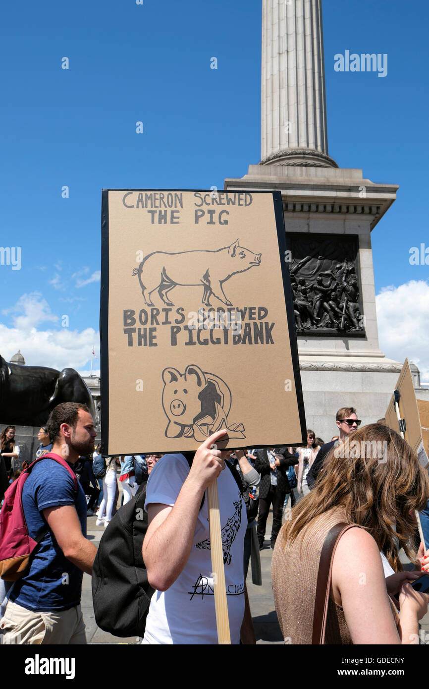 Pigs Protesting Pig protest trafalgar square hi-res stock photography and images - Alamy