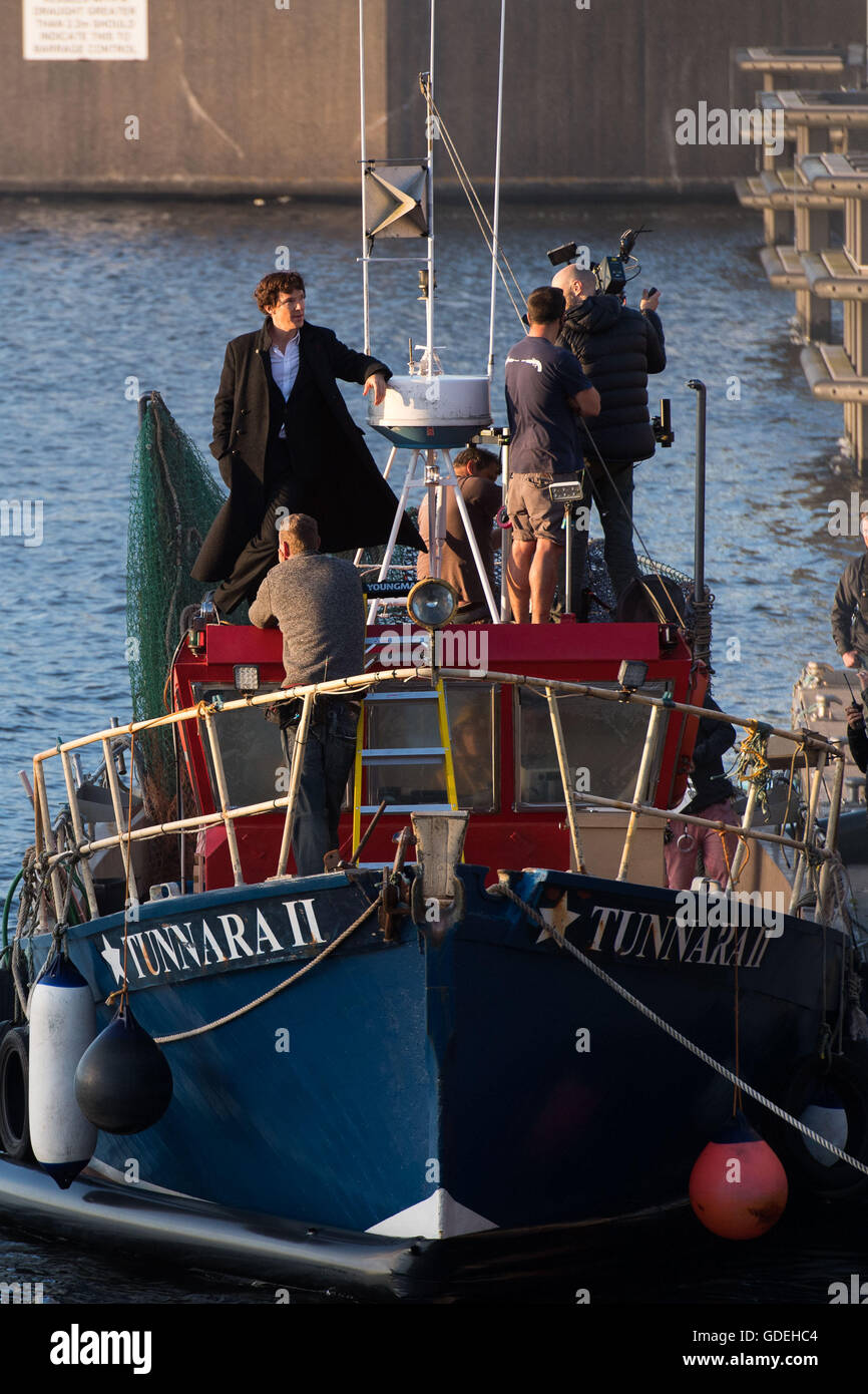 CARDIFF, UK. 13th July 2016. Benedict Cumberbatch and Martin Freeman are spotted on the set of BBC's Sherlock on the Cardiff Bay Stock Photo