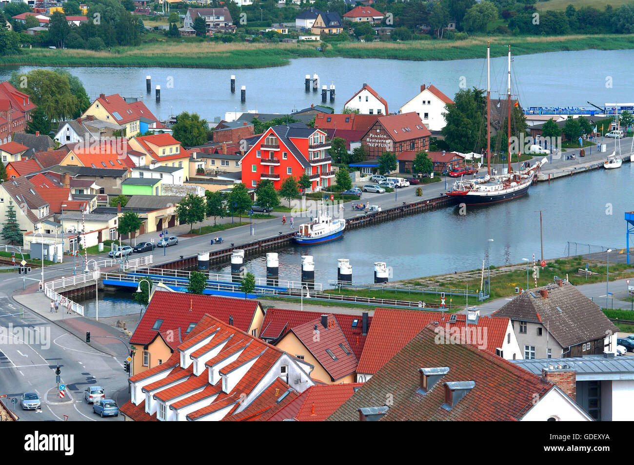 Wolgast Stadtzentrum mit Peenestrom und Hafen, Wolgast, Mecklenburg-Vorpommern, Deutschland Stock Photo