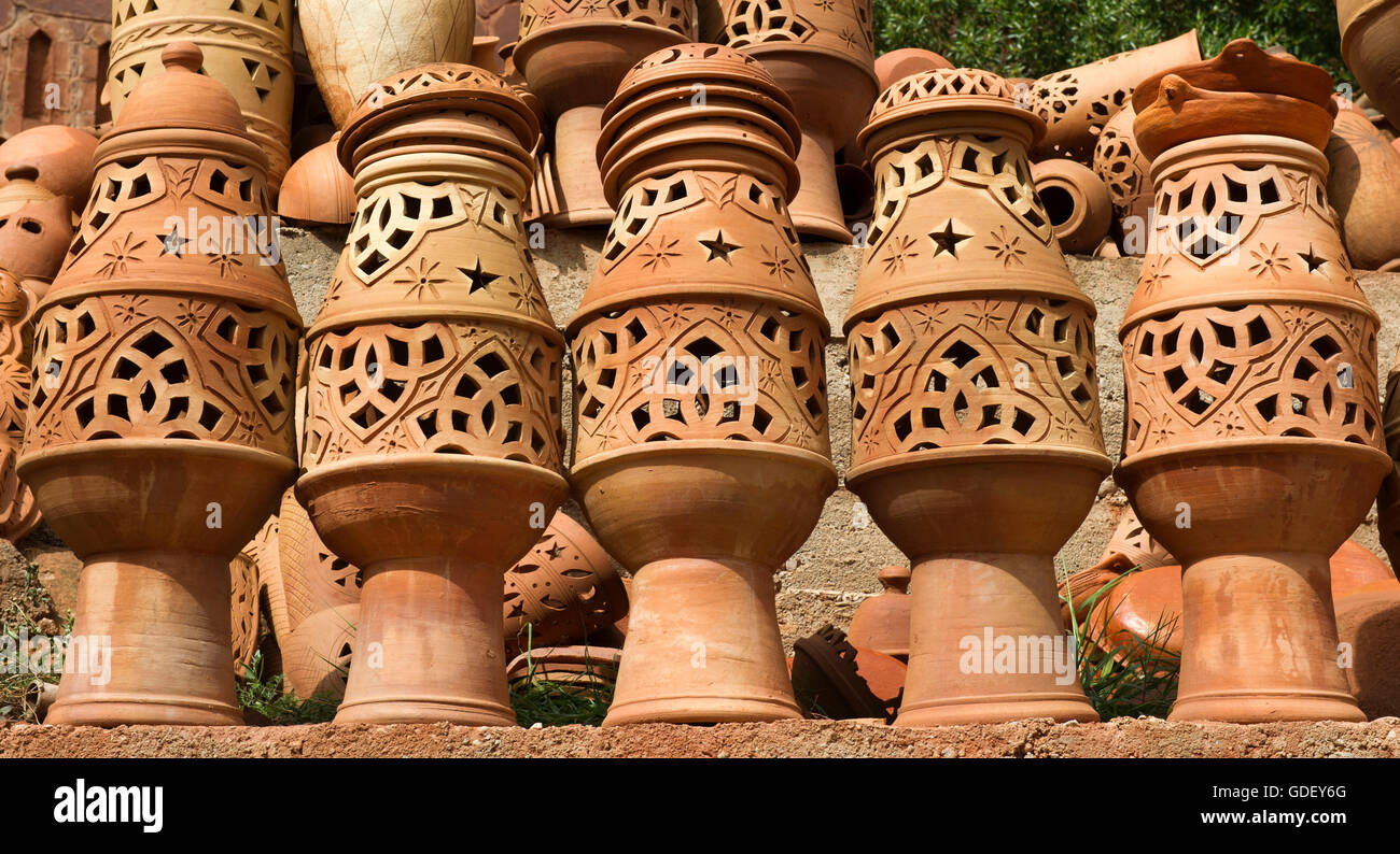 Marocco, Africa, earthenware jugs, infront of Hotel Stock Photo