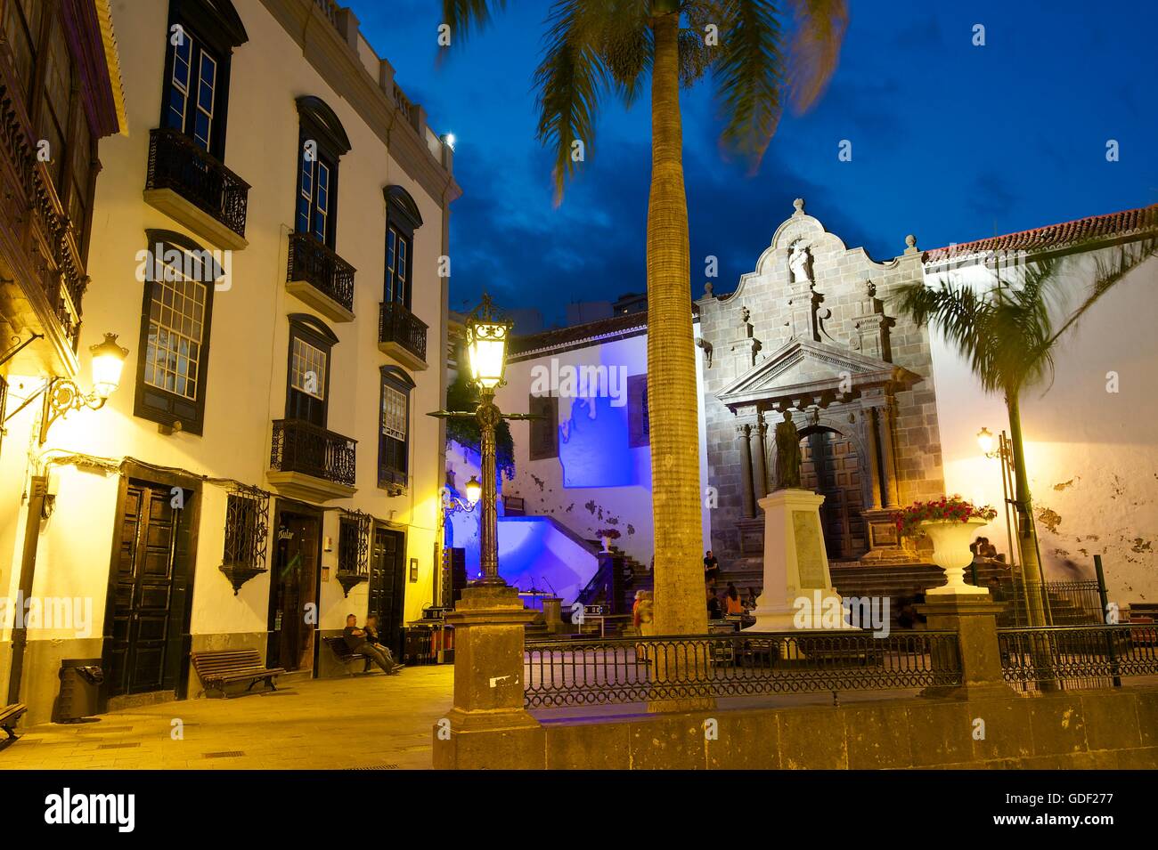 plaza-de-la-santa-cruz-hi-res-stock-photography-and-images-alamy