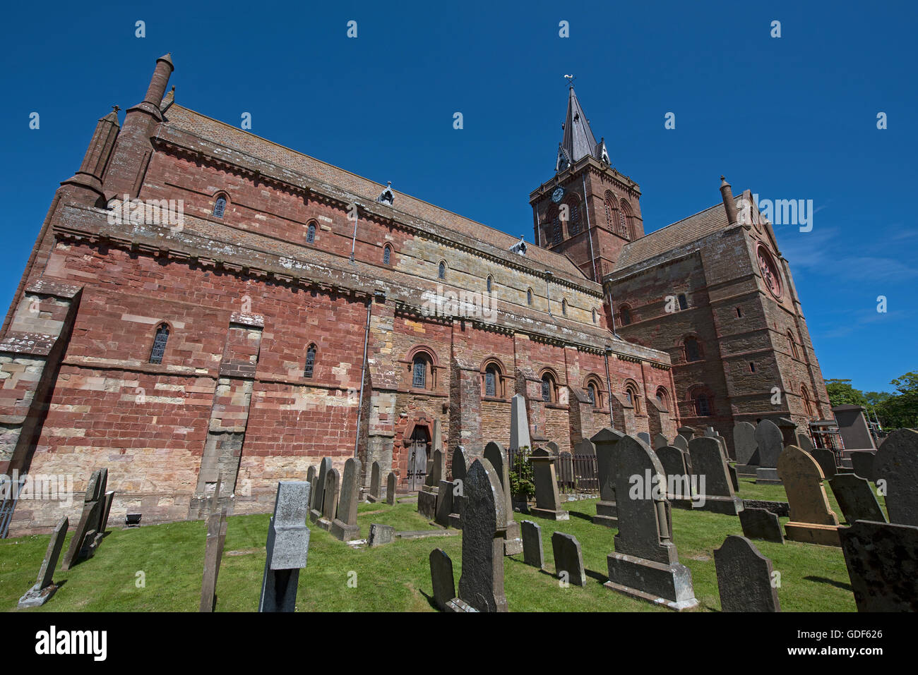 The St Magnus Cathedral which dominates the Kirkwall Orkney Islands Capital skyline  SCO 10,728. Stock Photo
