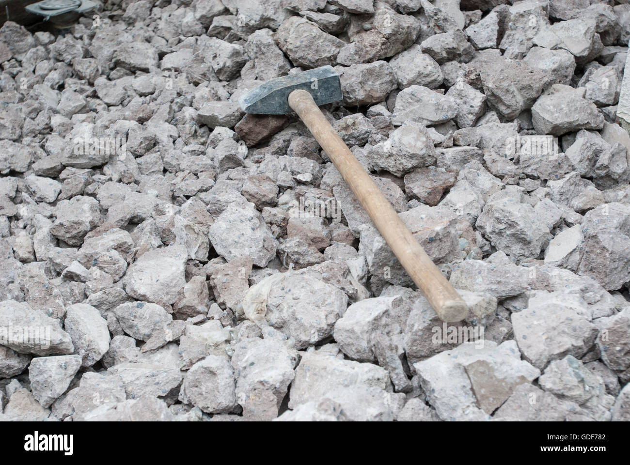 Sledge hammer hires stock photography and images Alamy