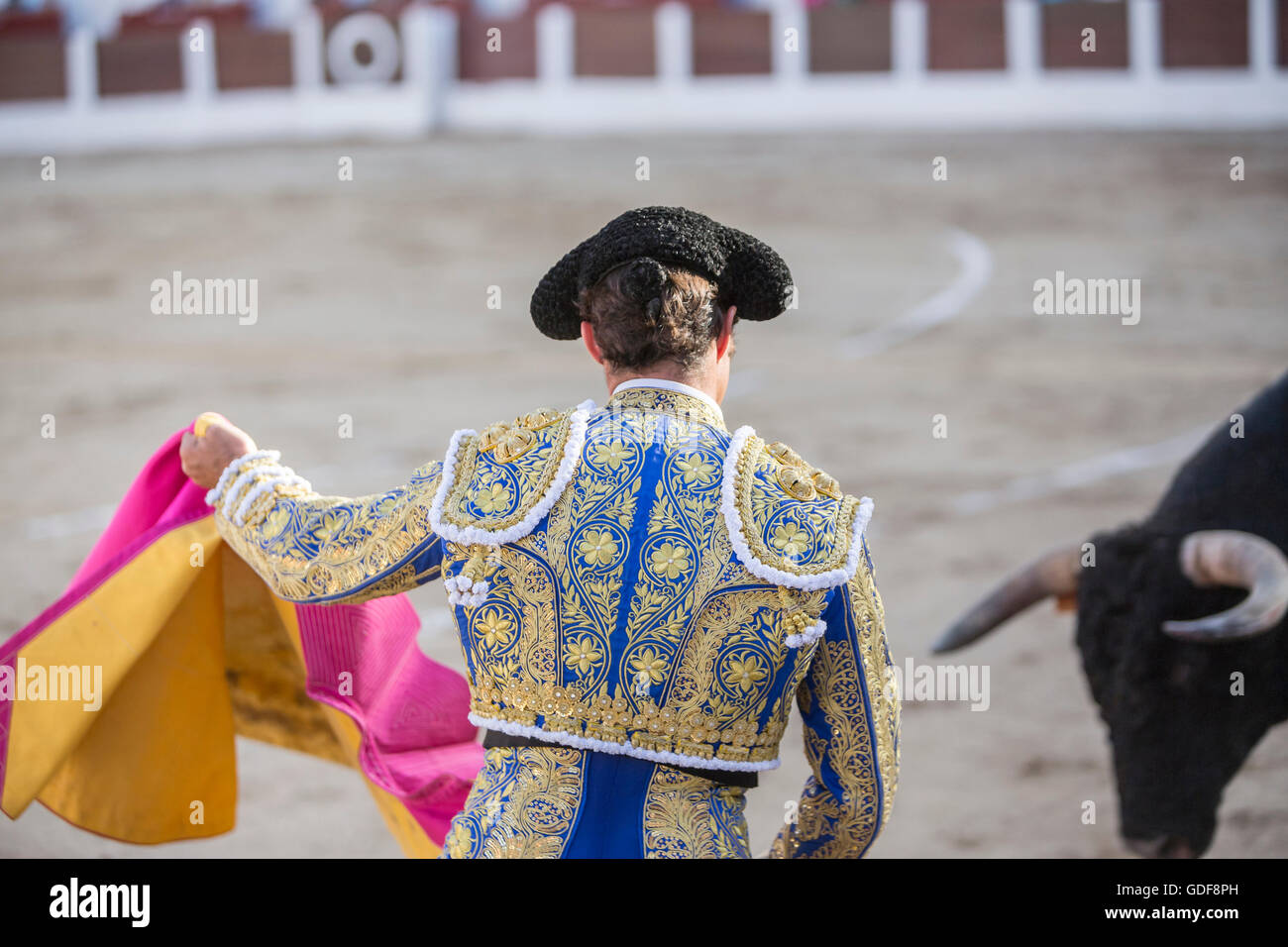 Bullfighter El Fandi bullfighting with the crutch in the Bullring of Linares, Spain Stock Photo