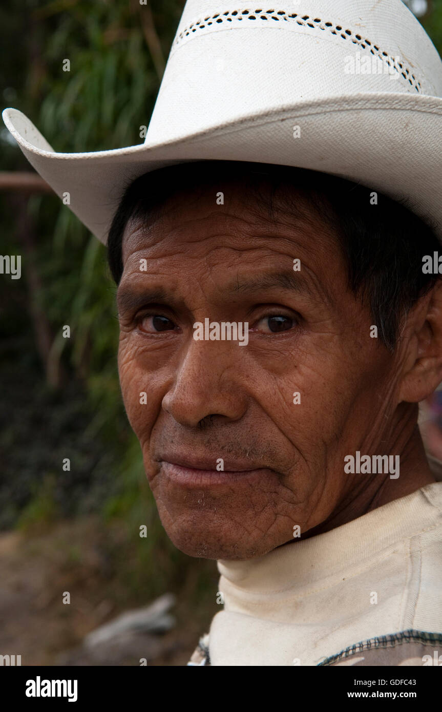 Hispanic cowboys hi-res stock photography and images - Alamy