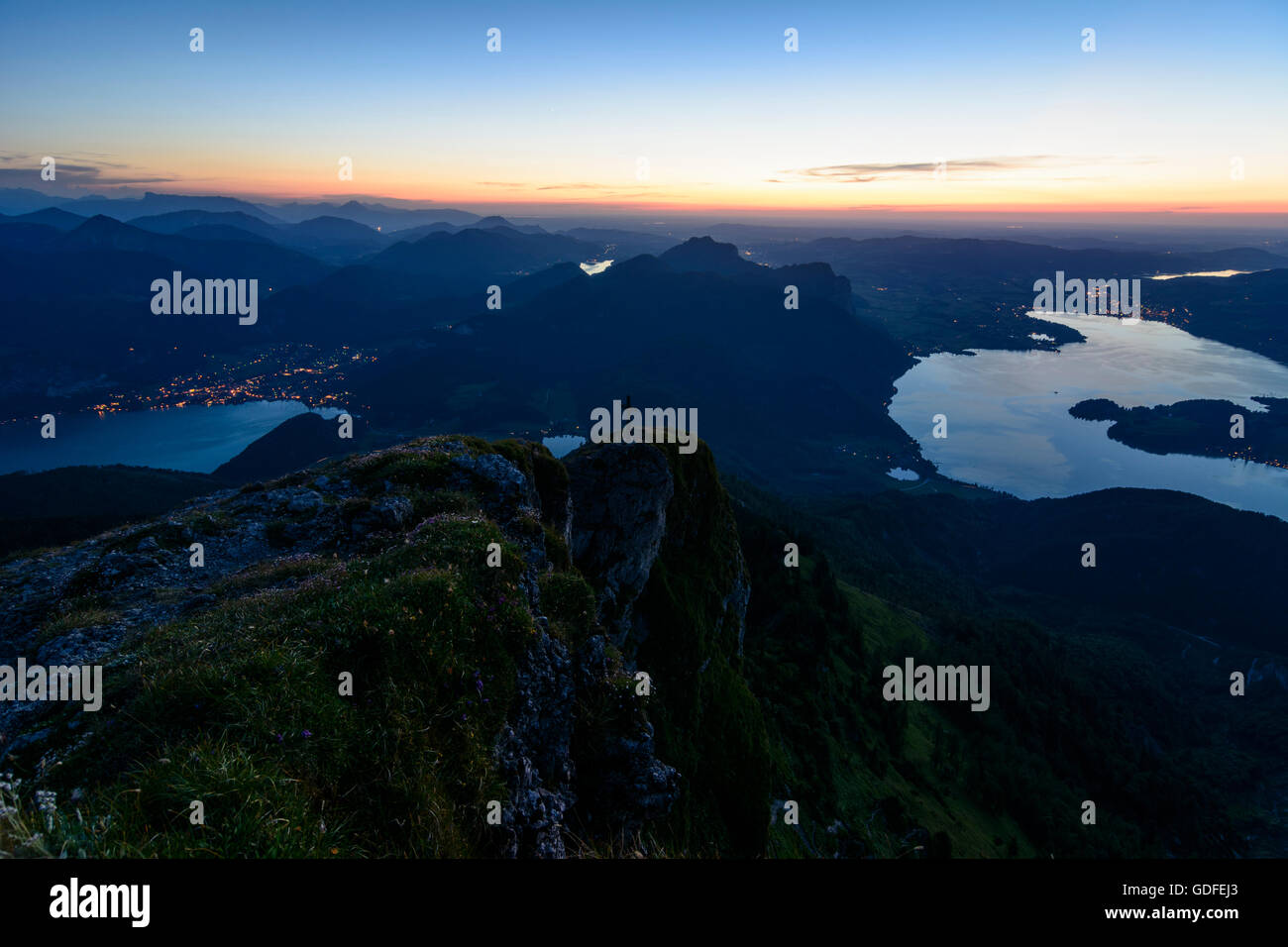 Sankt Gilgen: view from mount Schafberg to lake Wolfgangsee, lake Mondsee, wall Drachenwand, sunset, Austria, Salzburg, Salzkamm Stock Photo