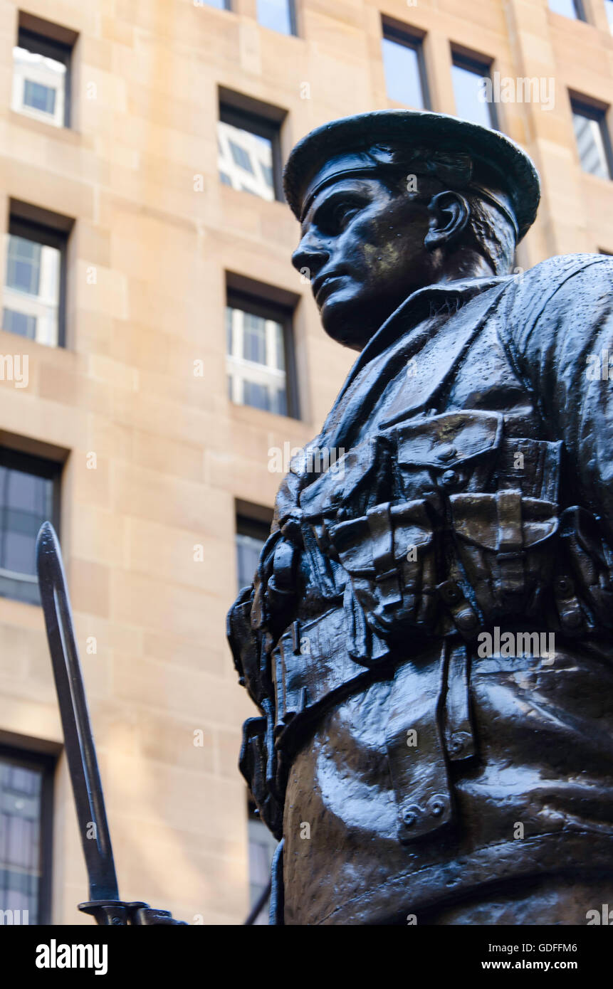 Bronze memorial statue australian anzac hires stock photography and