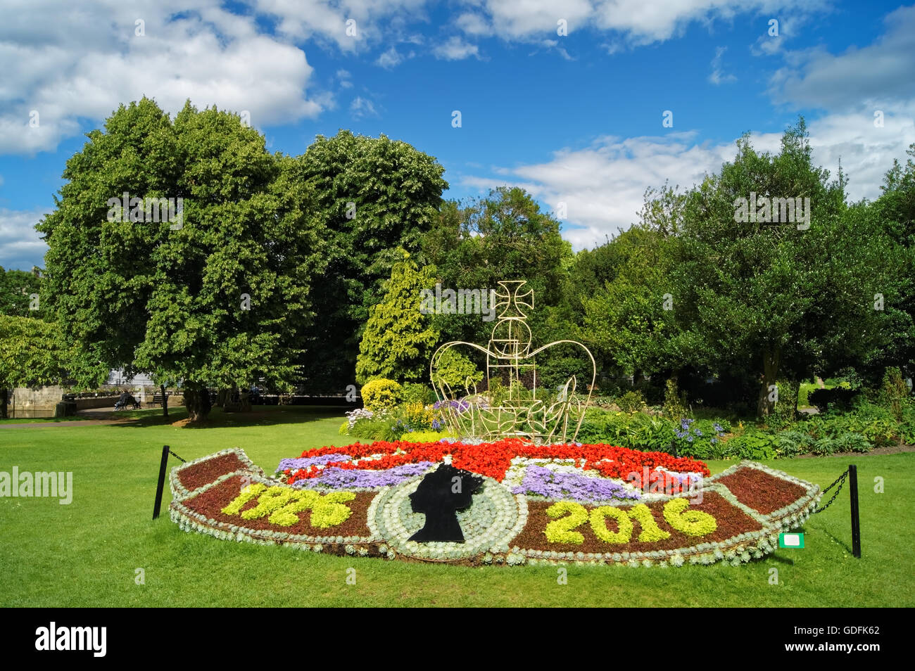 UK,Somerset,Bath,Parade Gardens, The Queens 90th Birthday Flower Bed Stock Photo - Alamy