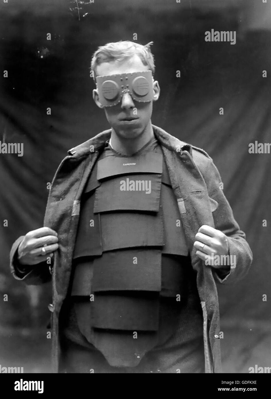 FIRST WORLD WAR  Experimental French body armour and goggles. Fabric sleeves hold steel plates reaching to the waist. Photo: French Official undated Stock Photo
