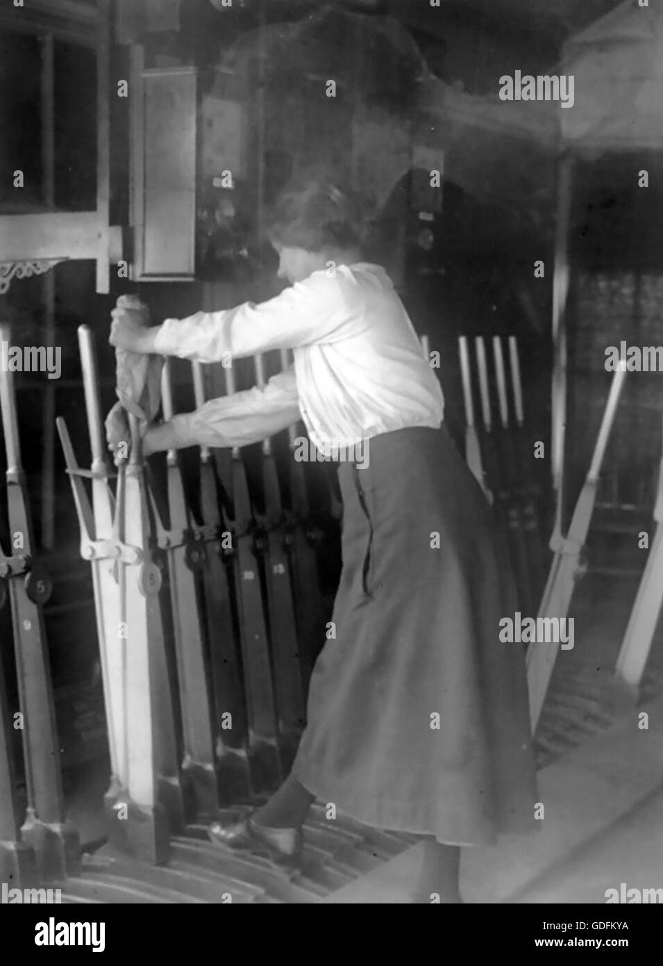 Ww1 woman railway hi-res stock photography and images - Alamy