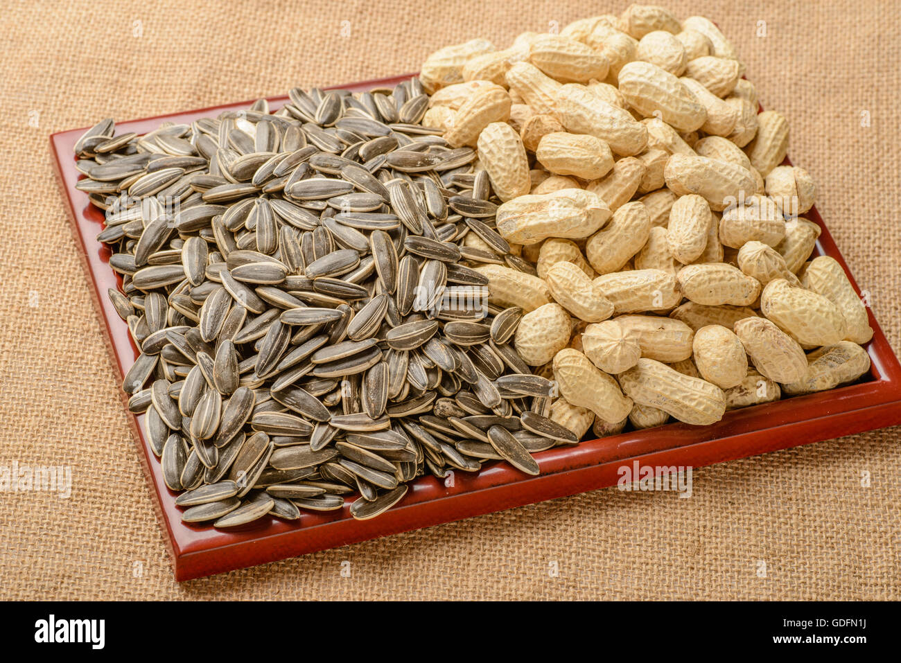 Sunflower seeds in peel close hi-res stock photography and images - Alamy